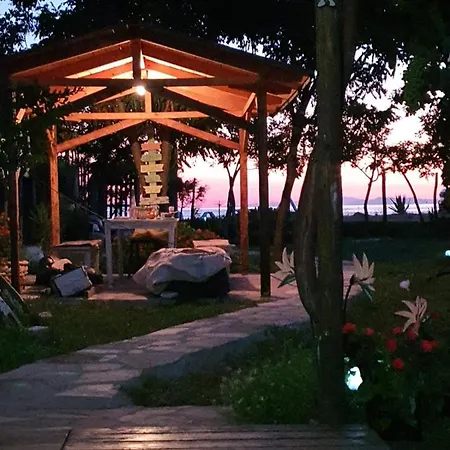 Doukas By The Sea-little Paradise-beachfront Apartment Skála Marión