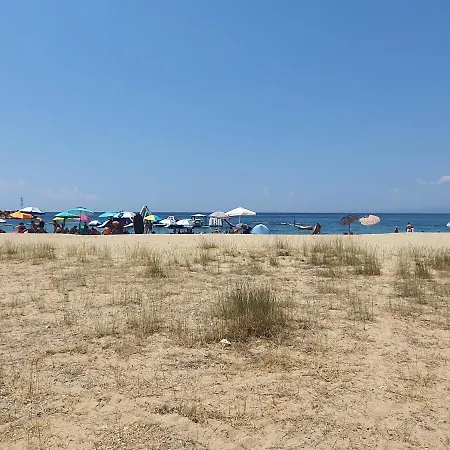 Doukas By The Sea-little Paradise-beachfront Lägenhet