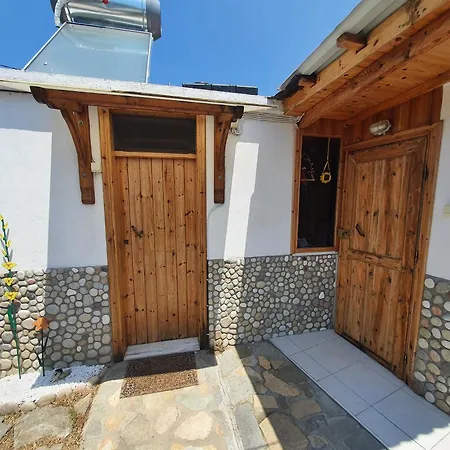 Doukas By The Sea-little Paradise-beachfront Apartamento *