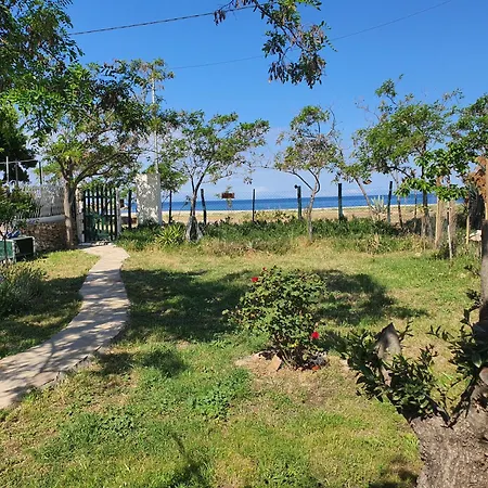 Doukas By The Sea-little Paradise-beachfront Apartment Skala Marion