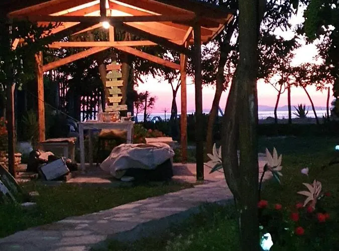 Doukas By The Sea-little Paradise-beachfront Apartament Skála Marión